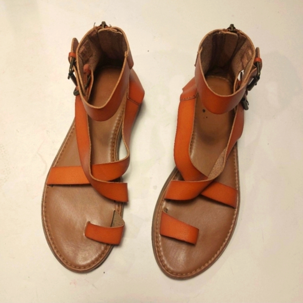 Women's Tan Sandals Size 9 5